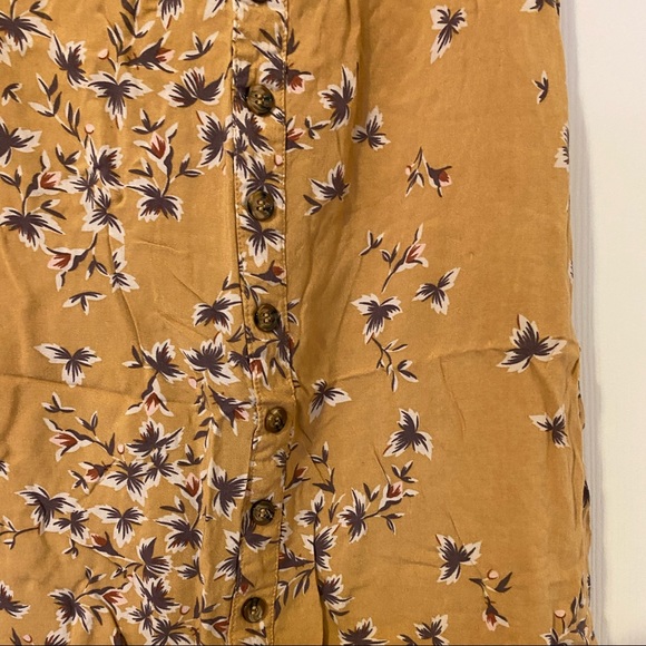 Cute mustard floral summer dress 🌼 - Picture 2 of 3